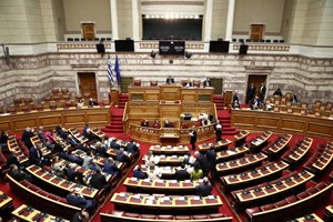 Τέμπη: Στη Βουλή η νέα δικογραφία για τυχόν ευθύνες Καραμανλή, Σπίρτζη